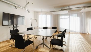 großer Meetingraum in der Hauswirtschaft